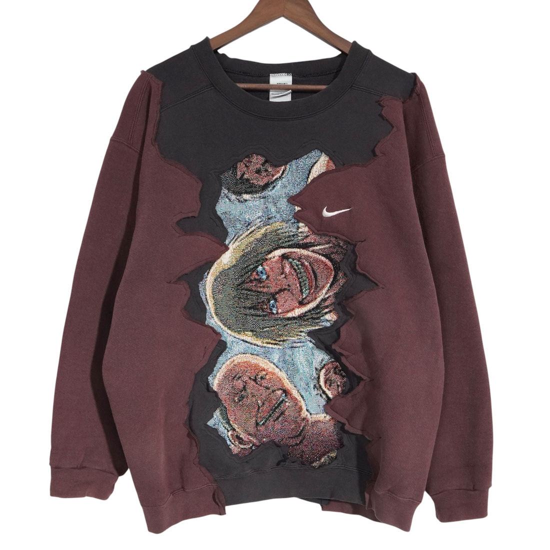 [1/1] VINTAGE "Peeking Titans" Sweatshirt - Size Large