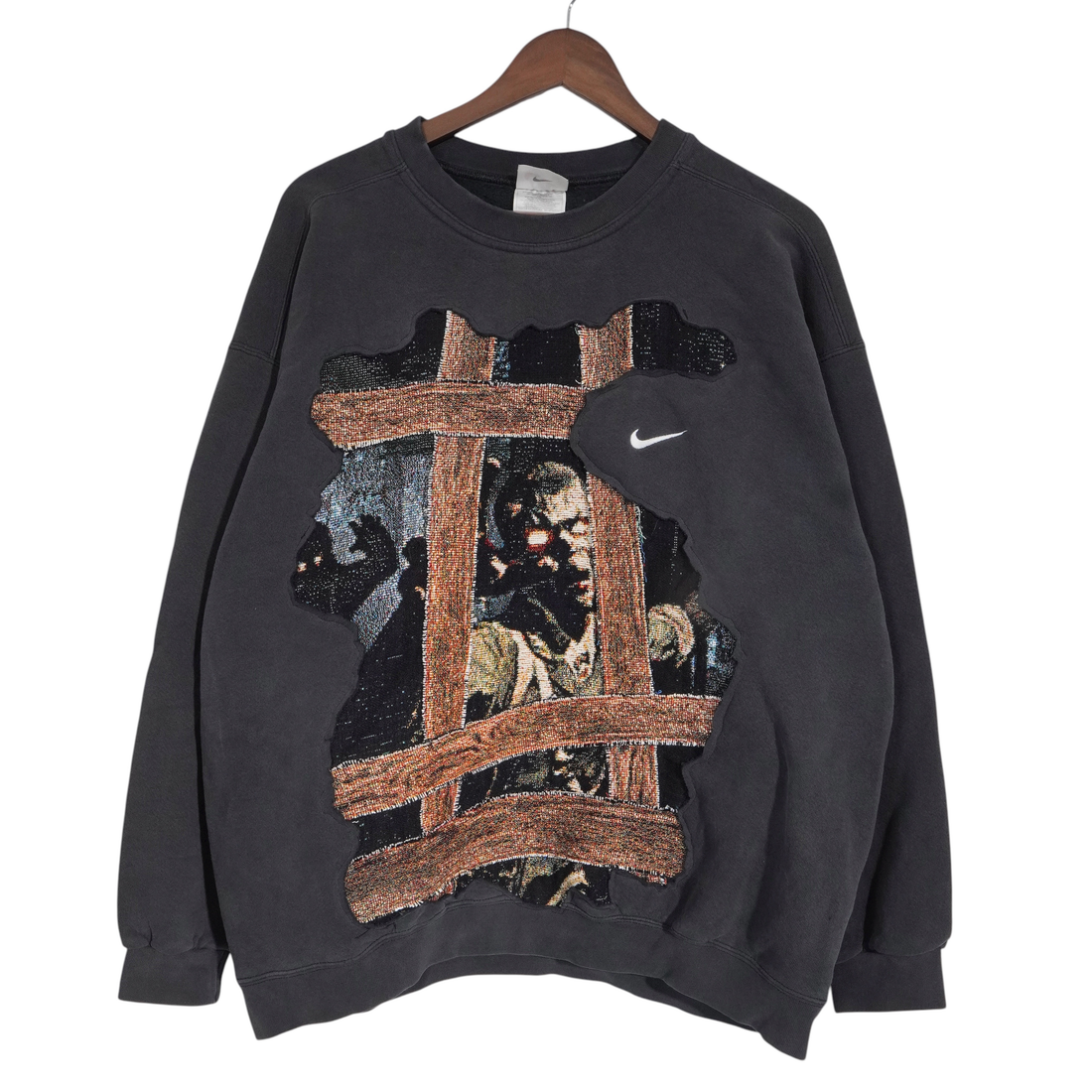 [1/1] VINTAGE Nike "Zombies" Sweatshirt - Size L/XL